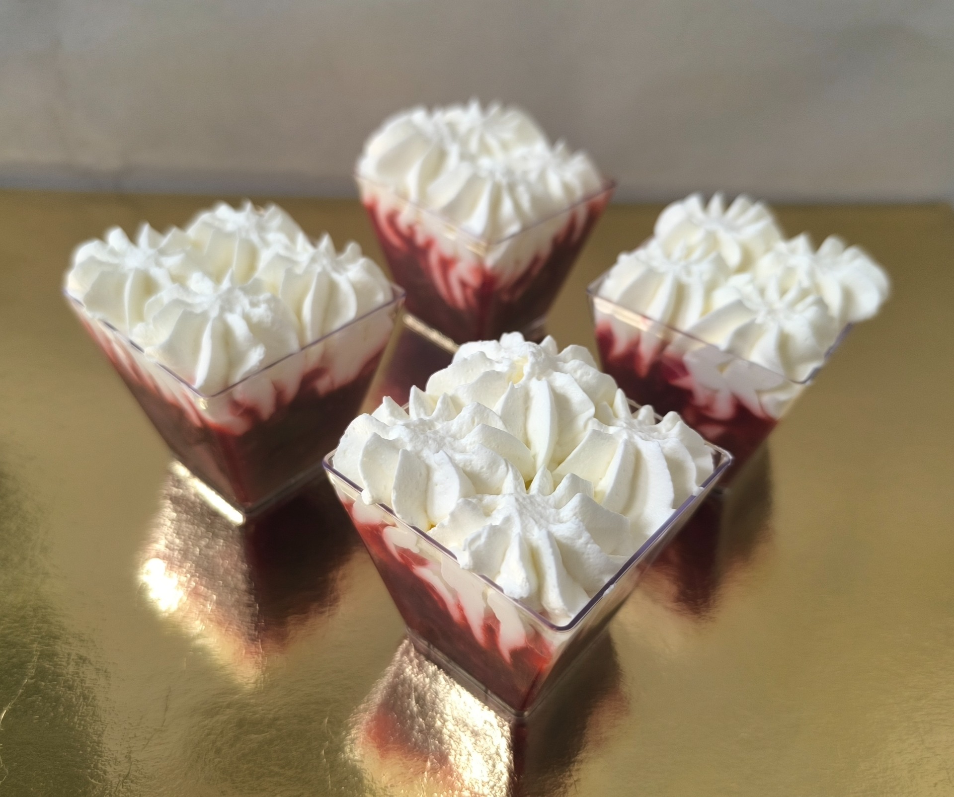 Maliny se šlehačkou 